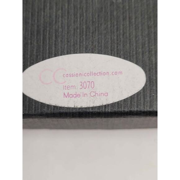 4 Pearl white double heart keychain. - Picture 6 of 6